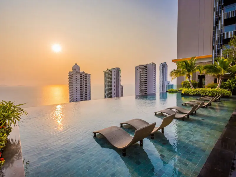 Luxury Hight-rise Condominium for Sale  Riviera wong Amart