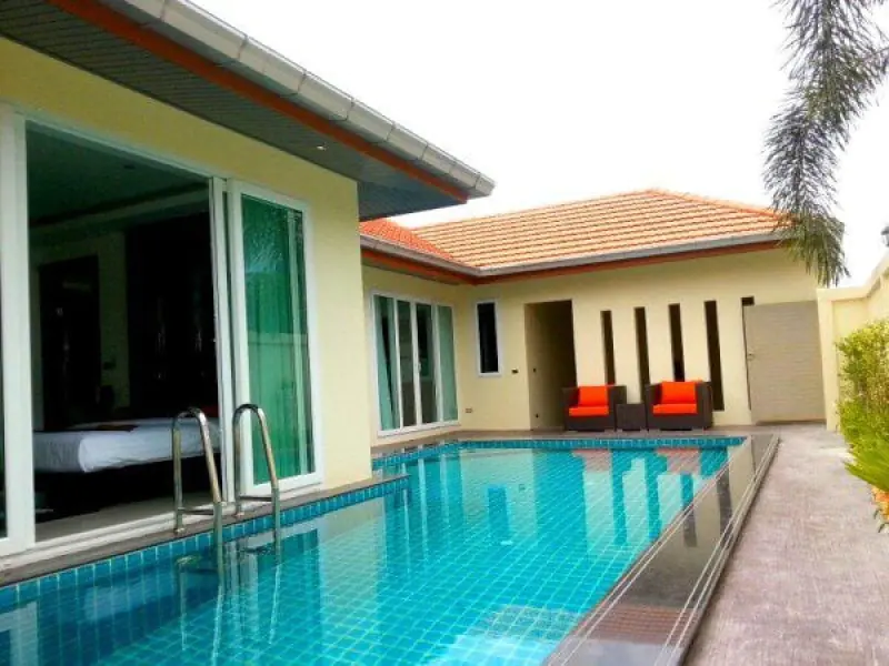 4 Slaapkamer Zwembad Villa Te Koop in Whispering Palm, Mabprachan Pattaya