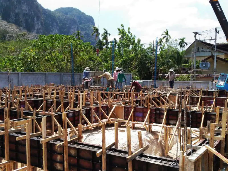 “Living Upcountry” with Local Conveniences Nearby