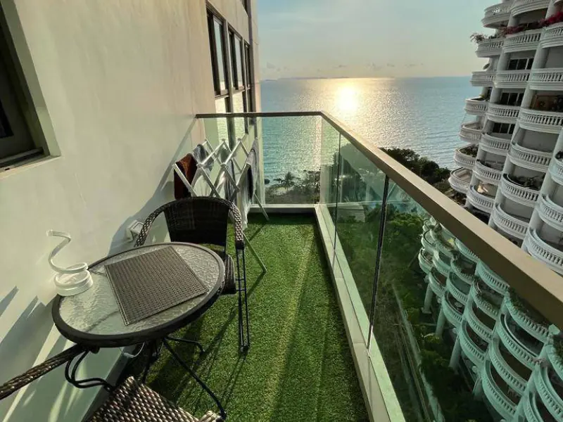 Sea view Condo For Sale at Wongamat Tower