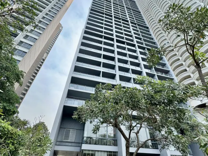 This luxurious Studio For Rent