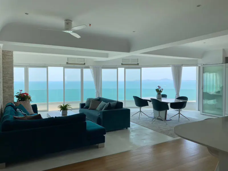 Metro Jomtien Condotel – 38th Floor Unit with Panoramic Ocean Views