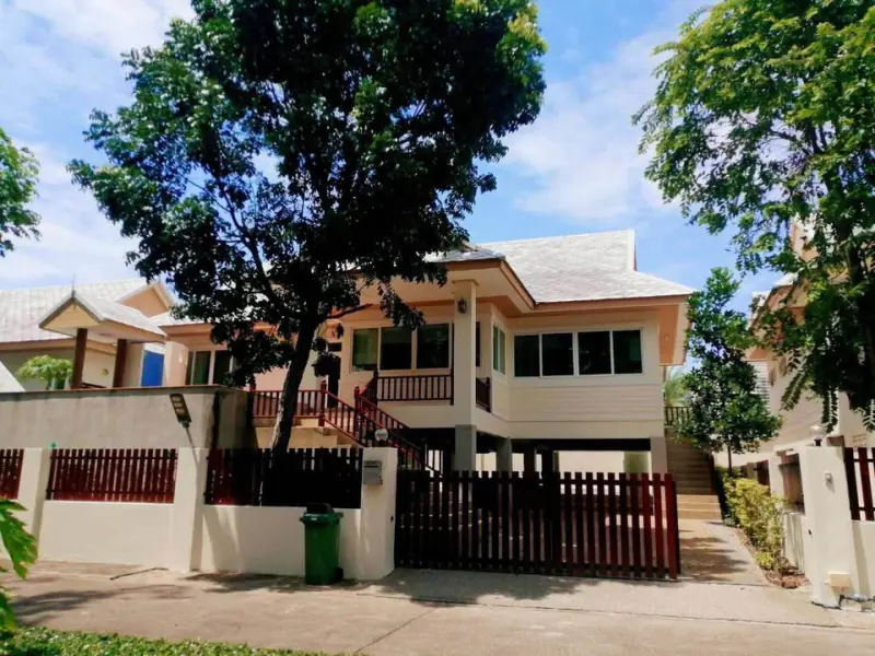 Amorn Village Jomtien – Charming Thai-Style Homes with Cool Breezy Underhouse Living 🌬️🏡