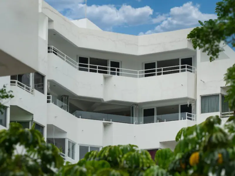 Urban Escape - Spacious Unit with Rooftop Views @Sompong Condotel