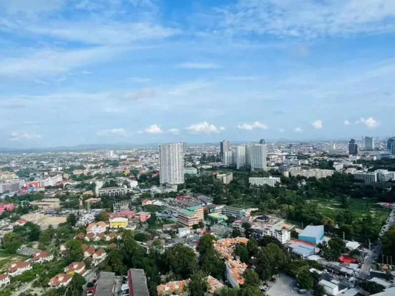 丽维埃拉旺马特 - 俯瞰城市美景的天空生活
