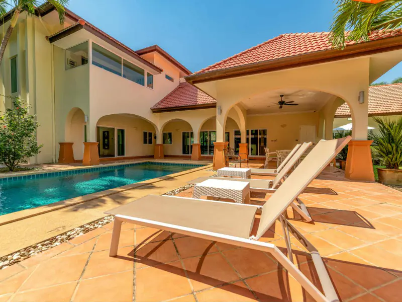 A Luxury private Pool villa in Huay Yai ideal for big families