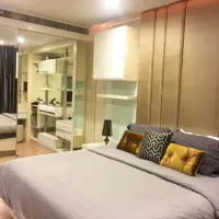 Attractive City Center Condo! thumbnail