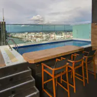 这间顶层公寓的独特全景视野 thumbnail