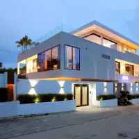 Moderne Luxusvilla zu verkaufen in Pratumnak, Pattaya thumbnail