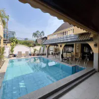 Guest House For Sale in City Center thumbnail