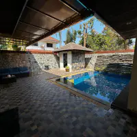 Renovated Family Pool Villa - Soi Mi Fah Ard Kan thumbnail