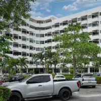 Urban Escape - Spacious Unit with Rooftop Views @Sompong Condotel thumbnail