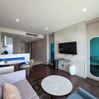 Live Above The Waves - Movenpick Pattaya, Full Seaview thumbnail