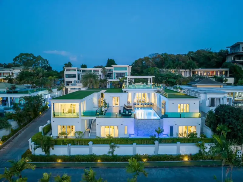 A Hillside Sanctuary of Sophisticated Luxury and Panoramic Sea Views