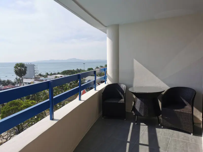 Sea View Jomtien Plaza Condotel for rent