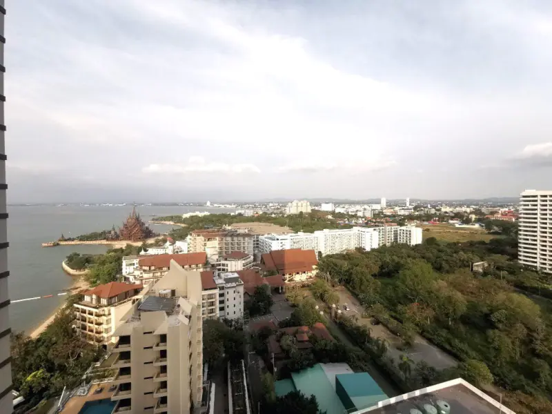 คอนโดริมชายหาดสวยงามขายในนาคลัว