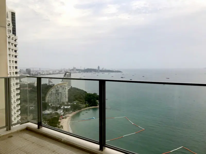 Beachfront condo for rent Wong Amat Beach