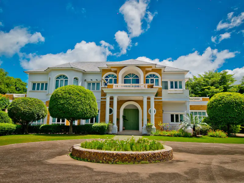 Country Estate for Sale in Bang Saray
