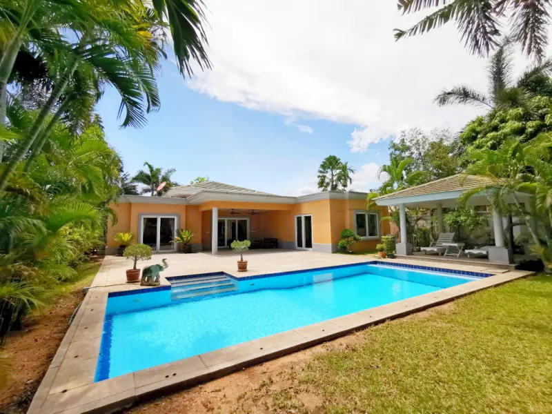 Pool Villa with 3 Bedrooms For Sale Or Rent at Siam Royal View