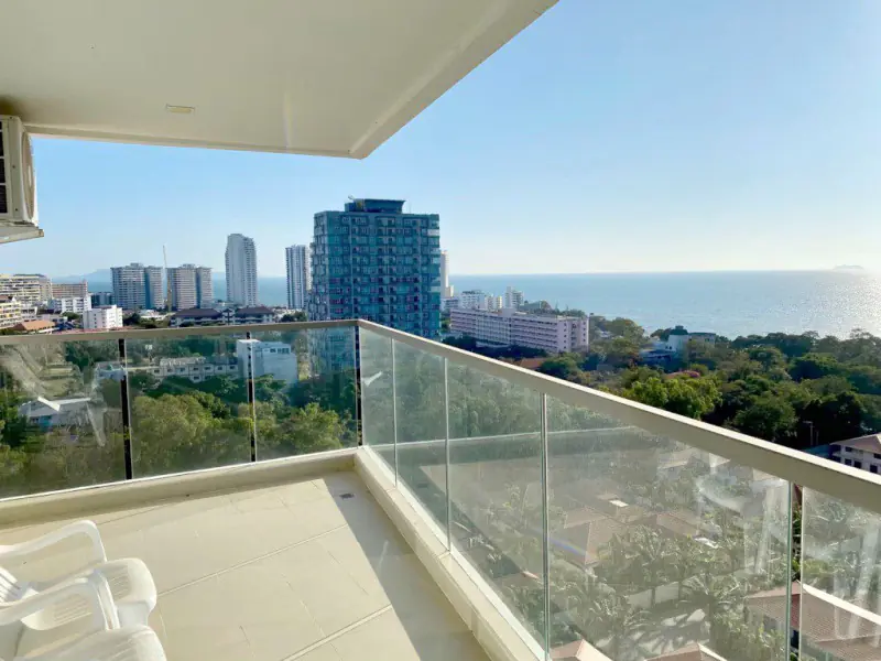 2 Bedrooms condo for rent at The Peak Tower