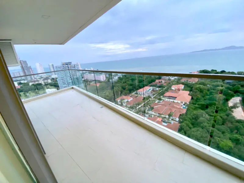 2 Bedrooms corner unit for rent at The Peak Tower