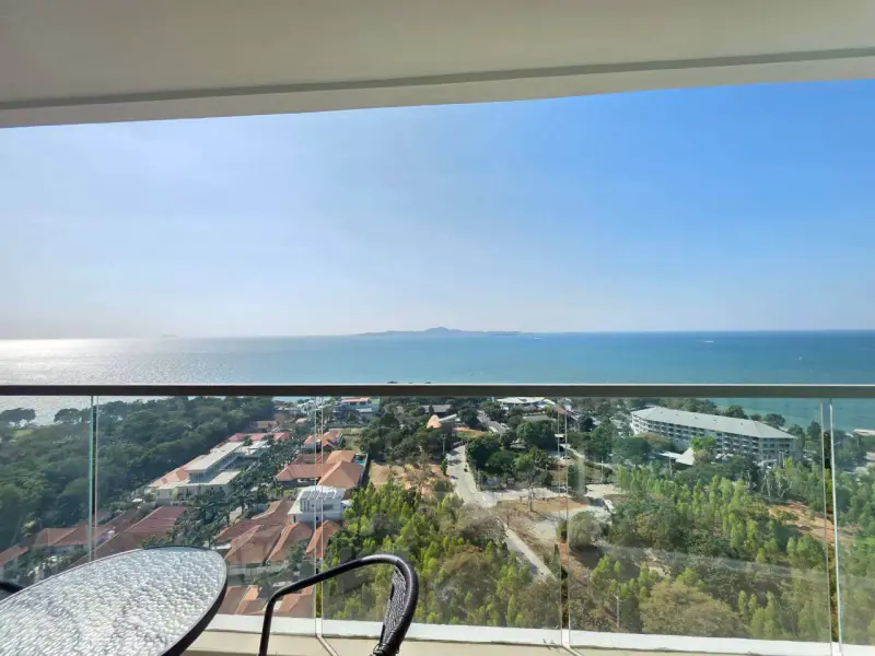 Skyline Sea Elegance - High-Floor Ocean View at The Peak Towers, Pratumnak