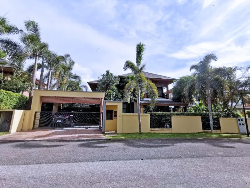 Luxury 4 Bedrooms House for rent Horseshoe Point