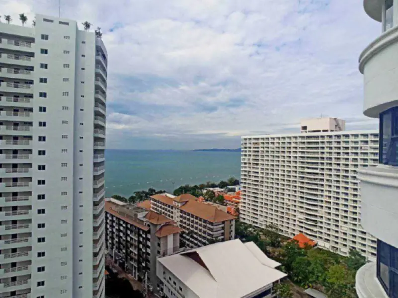 Sea View Condo For Rent at Jomtien Complex