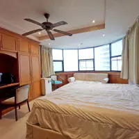 Jomtien Complex Large Condo For Sale thumbnail