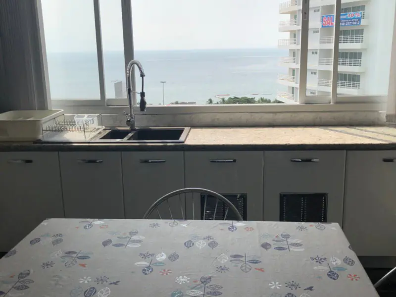 Fully renovated - ready to move-in Jomtien Complex condotel