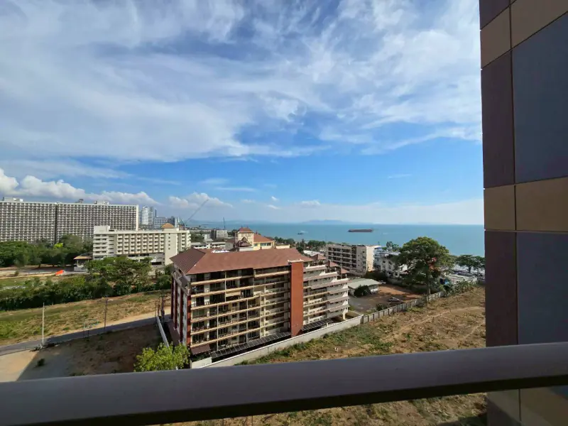 High-Rise Beachside Living - Copacabana Jomtien