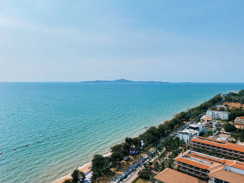 Live The High Life - Beautiful Renovated Studio In Jomtien