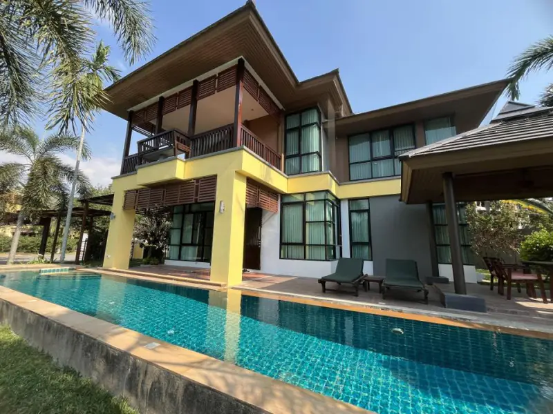 Refined Family Pool Villa - The Village Horseshoe Point, Mabprachan