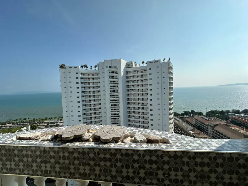 Jomtien complex condo