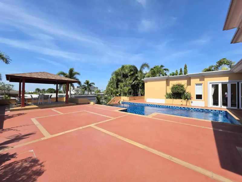 Exclusive Hillside Living - Luxury 4-Bed Villa at Siam Royal View