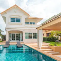 Spacious 5-Bedroom Pool Villa near Mabprachan Lake thumbnail