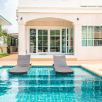 Spacious 5-Bedroom Pool Villa near Mabprachan Lake thumbnail