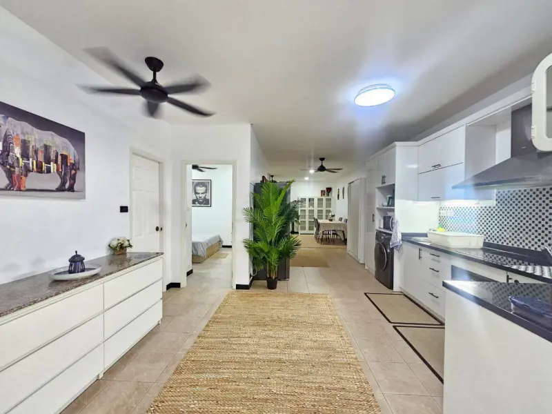 Discover elevated coastal living in this spacious 2-bedroom, 2-bathroom condo in the sought-after Pratumnak area.