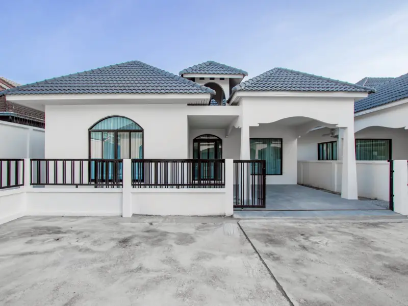 Modern Single-Storey Home -Nern Plub Wan