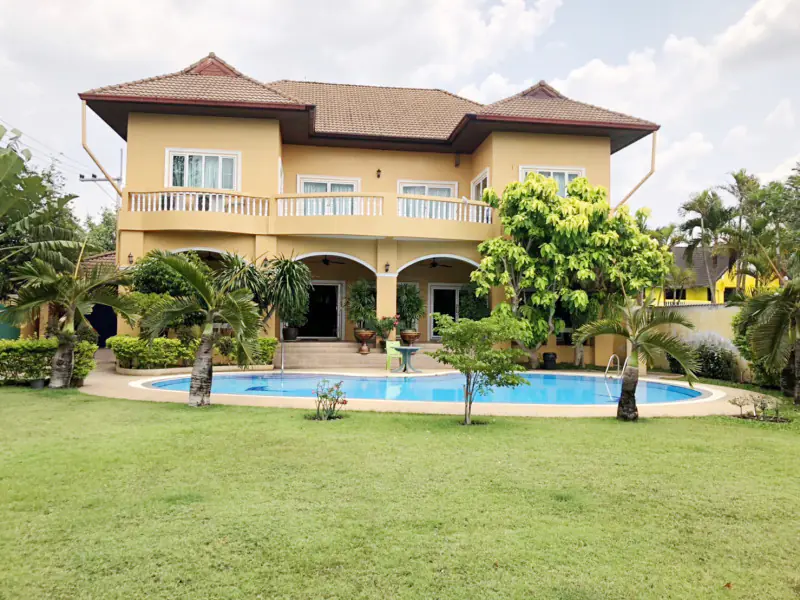 Hot Deal! Beautiful designed private pool villa in East Pattaya