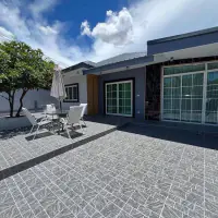 Discover relaxed lakeside living in one of East Pattaya’s most desirable residential areas with this appealing 3-bedroom thumbnail