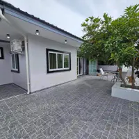 Discover relaxed lakeside living in one of East Pattaya’s most desirable residential areas with this appealing 3-bedroom thumbnail