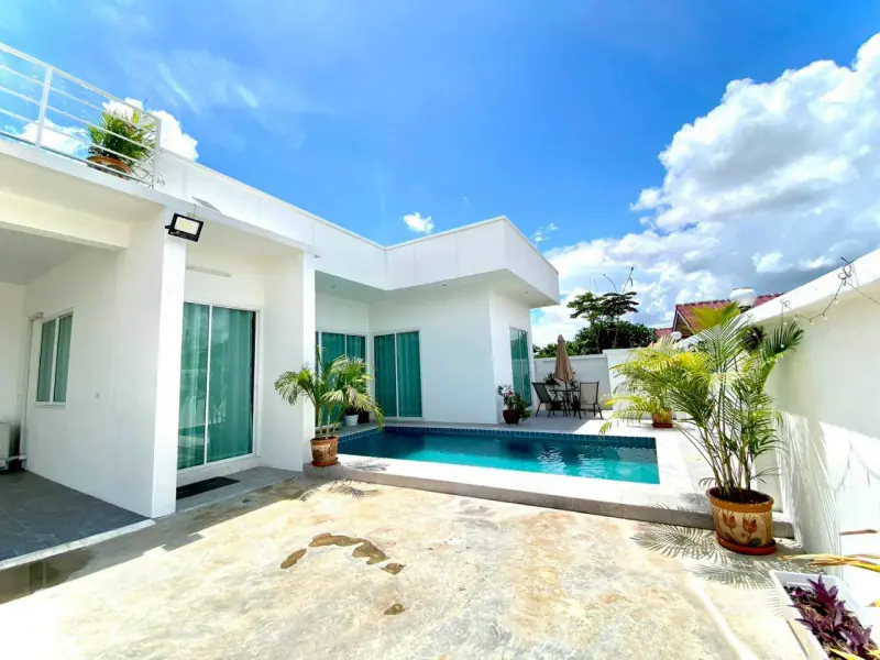 Brand-new modern pool villa located just 500 meters from Mabprachan Lake