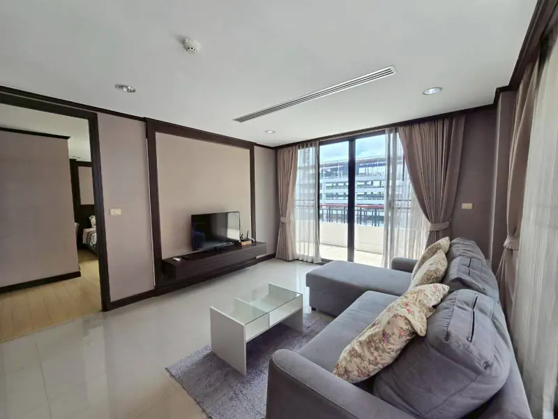 Spacious 1BR Furnished Prime Suites Condo, Central Pattaya