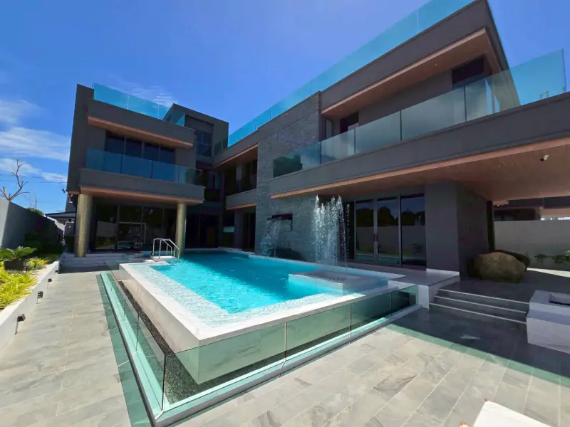 An exceptional luxury residence combining sophisticated architecture