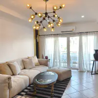 Spacious 1 Bedroom Condo – Perfect for Living or Investment thumbnail