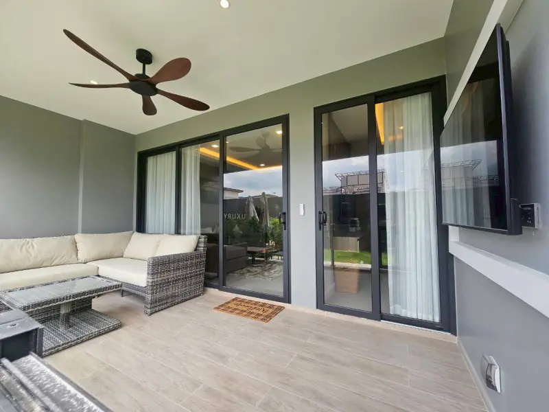 Modern 3 Bedrooms low-rise luxury residence in Zensiri Estate & Residences