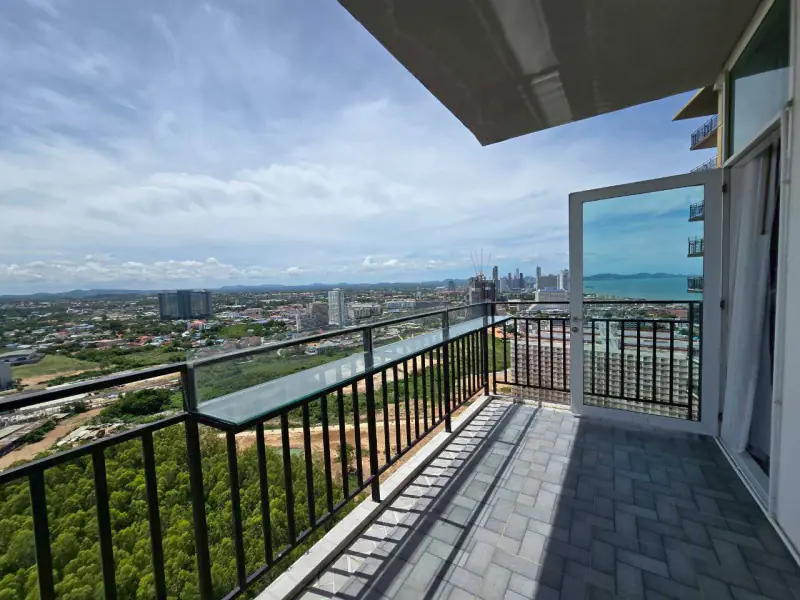 Modern corner-unit condominium in The Twin Tower,
