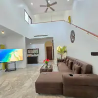 Enjoy comfortable family living in this beautifully presented home at Palm Spring Village thumbnail
