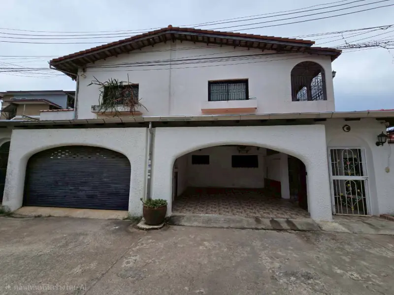 Enjoy comfortable family living in this beautifully presented home at Palm Spring Village